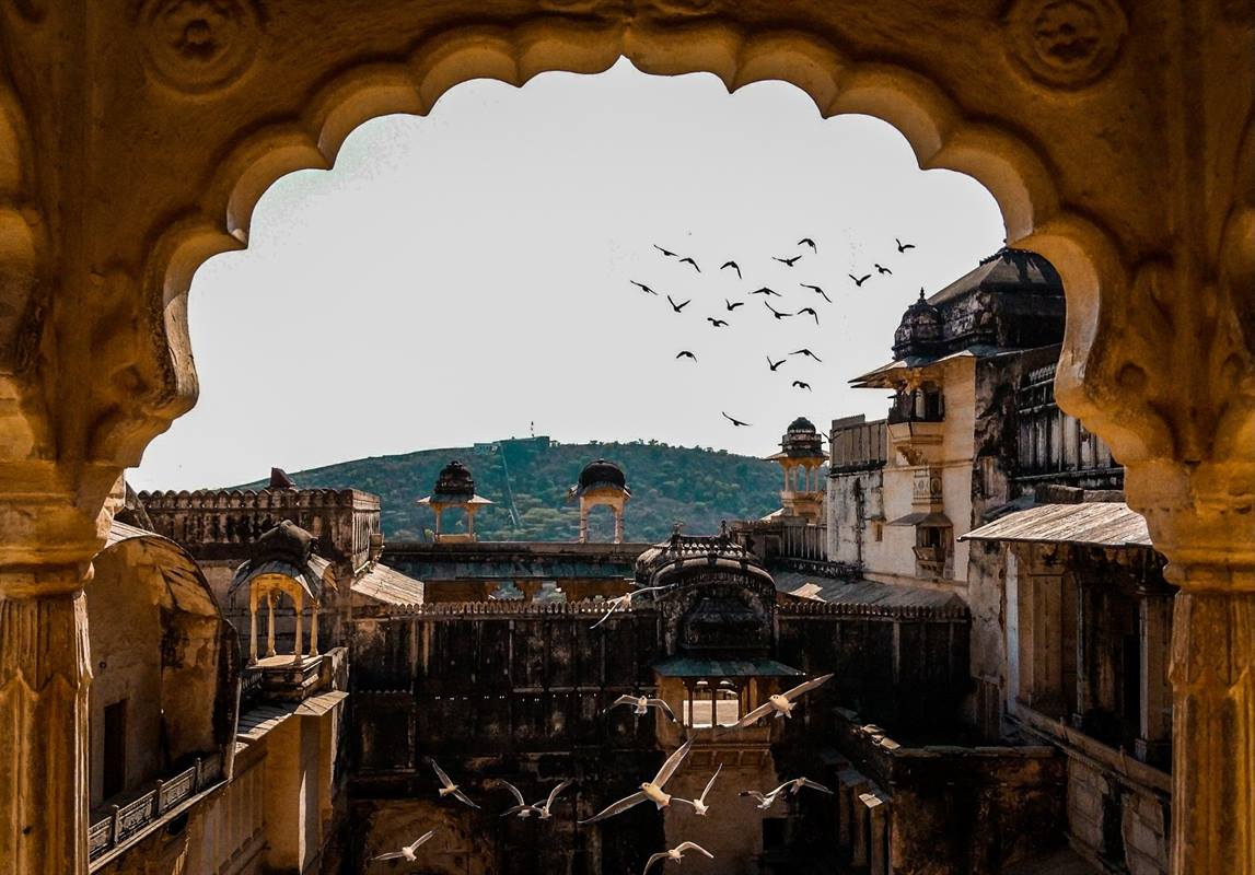 Blue-painted houses of Bundi with Taragarh Fort